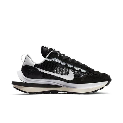 Men's Nike Vaporwaffle Sacai Black White Shoes