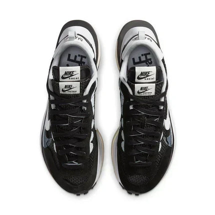 Men's Nike Vaporwaffle Sacai Black White Shoes