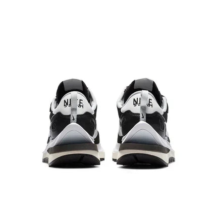 Men's Nike Vaporwaffle Sacai Black White Shoes